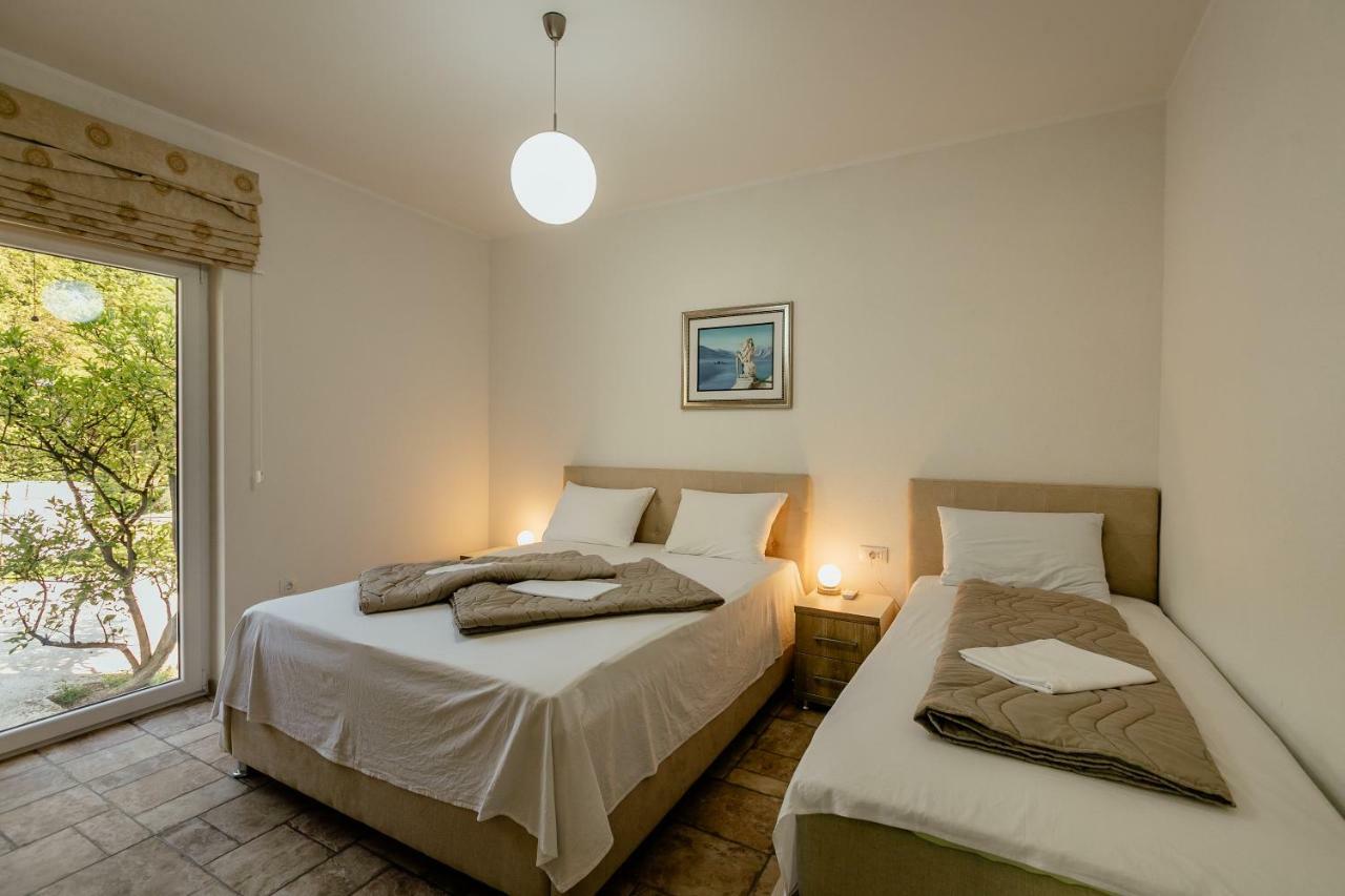 Bobana Apartments Donji Morinj Exteriör bild